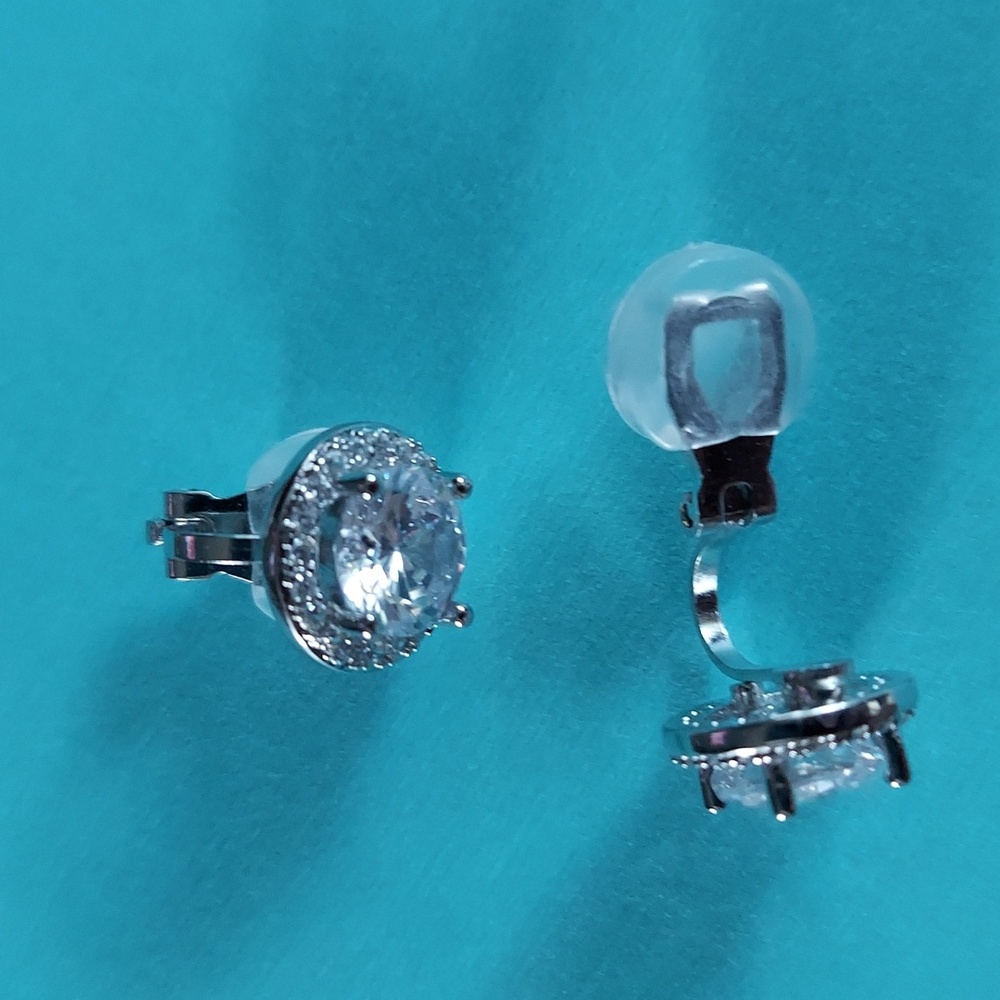 Clip-On Earrings - Picture 3 of 4